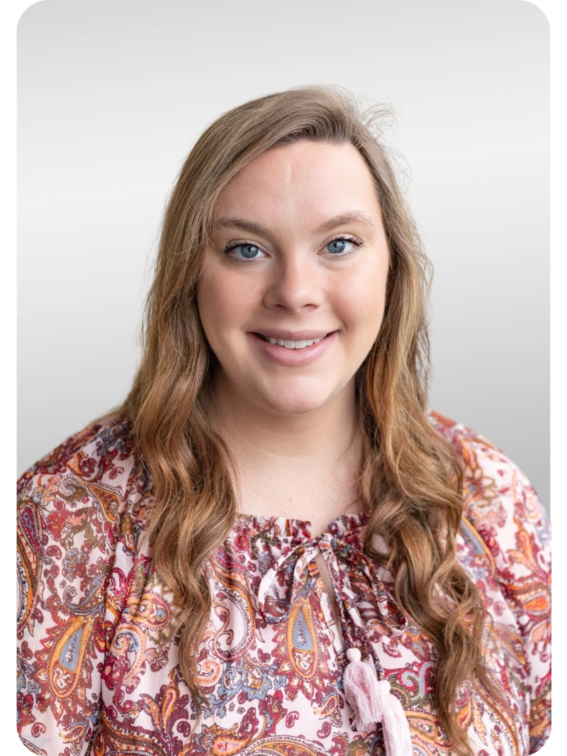 Headshot for Amber Holcomb.
